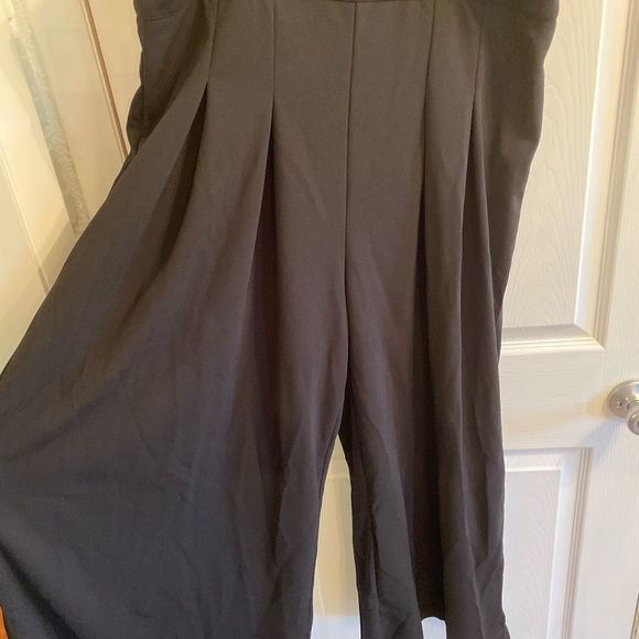 SHEIN Suspender Pants - Picture 3 of 4